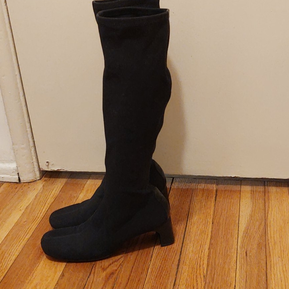 Gucci boots size 7.5 but fit size 7- run small